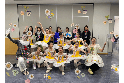 西東京市コフレダンススタジオのバレエ発表会の様子